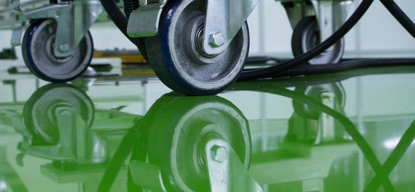 静電気対策のポイント 〜床〜